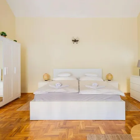 Boheme Apartment
